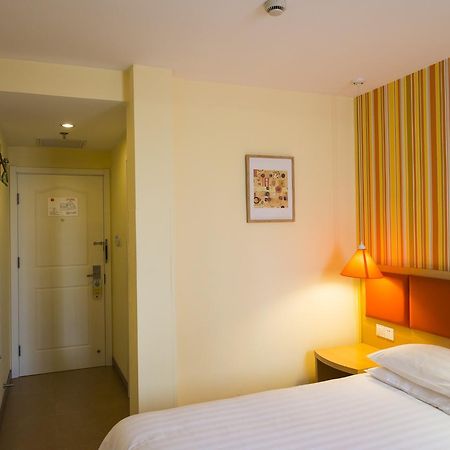 Home Inn Shanghai Daning International Guangzhong Road Circus City Xangai Exterior foto